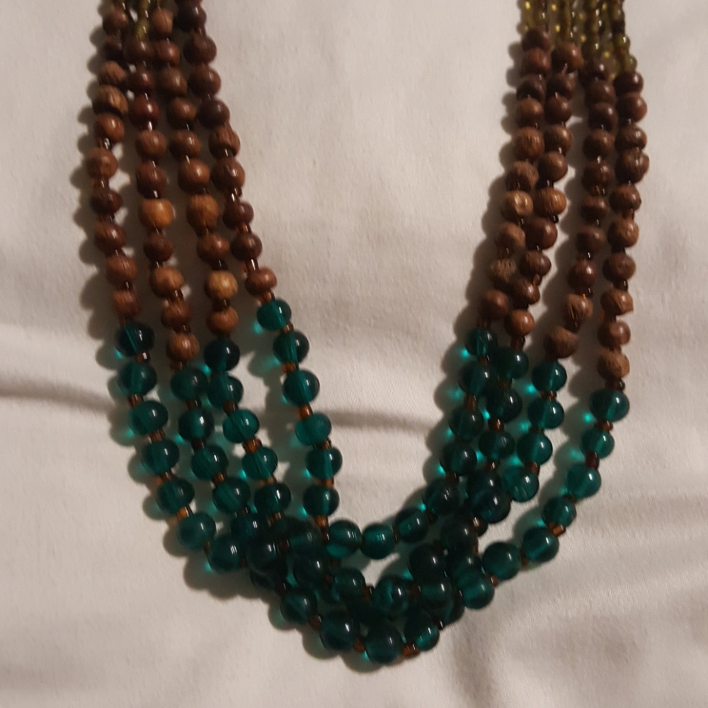 Beaded necklace - Picture 4 of 4